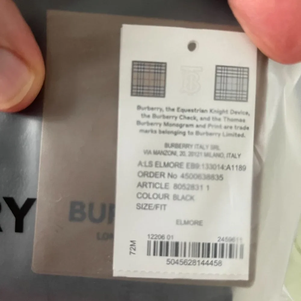 Burberry Porter Women's Black Leather Flap Wallet 8052831 1 - Picture 13 of 14